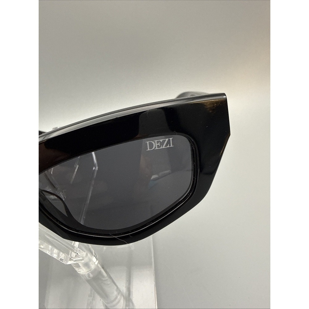 DEZI "ON READ" AUTHENTIC SUNGLASSES BLACK CAT EYE GRAY LENS 52–18 MODERN TREND - Picture 3 of 10